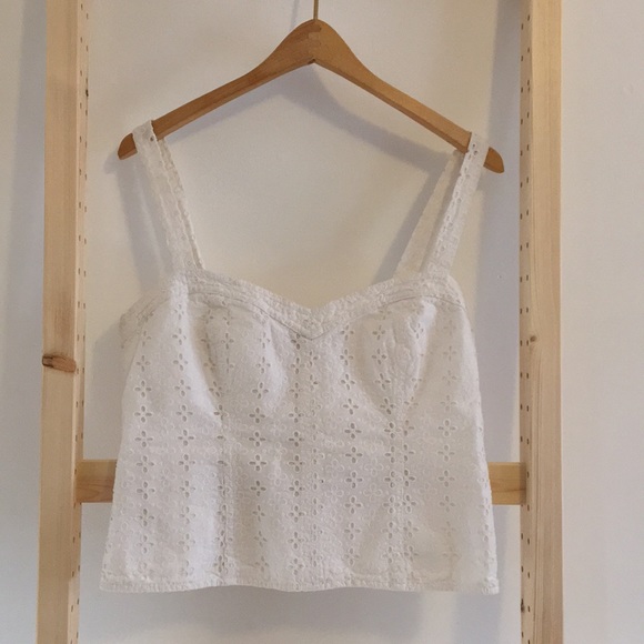 Ann Taylor Tops - 3/$15 Anne Taylor Eyelet White Crop Top